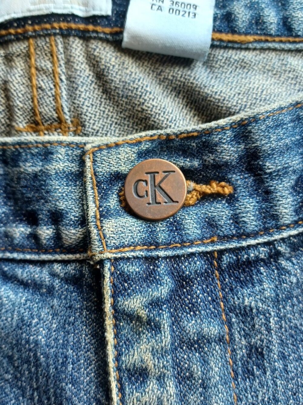 Calvin Klein rare Flare Jeans Bootcut with back leg zippers Sz 6 or 30x32 w/belt - Picture 7 of 8